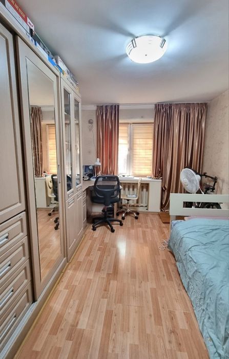 Аренда 4/1 4, кирпич, Чиланзар 2, торг. центр