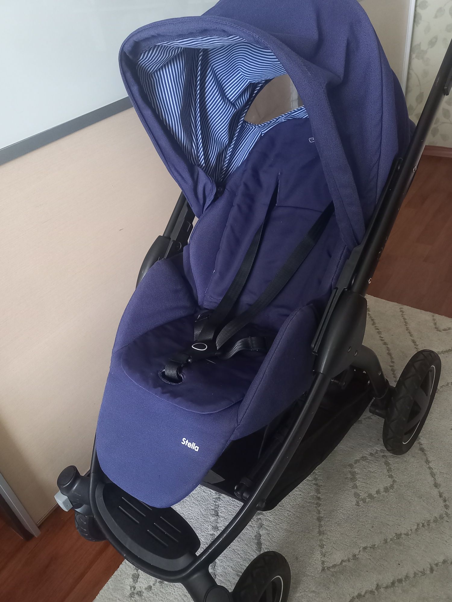 Коляска maxi cosi