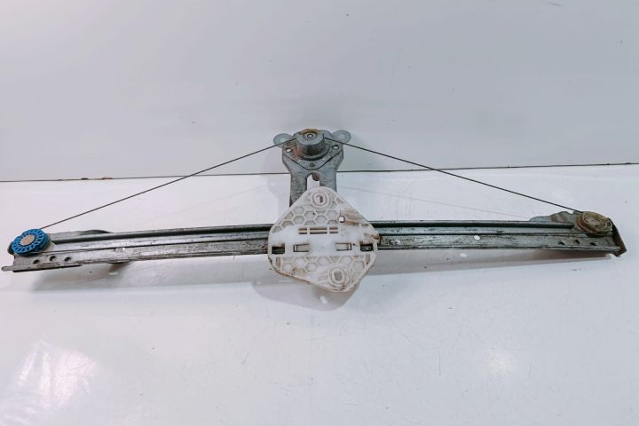 Macara stanga spate Dacia Logan prima generatie (facelift) seria