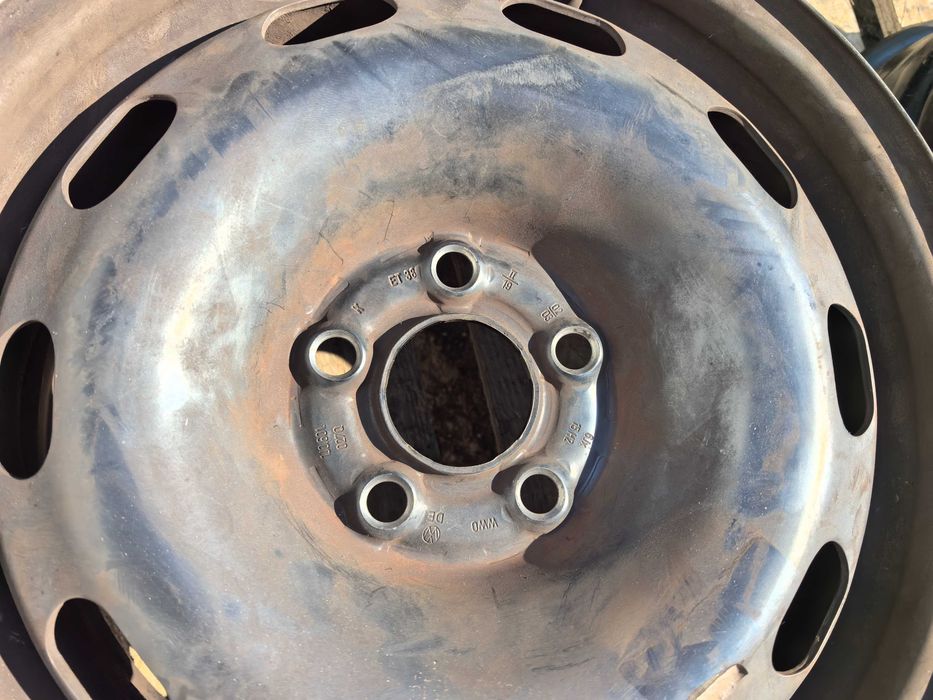 15 цола 5 х 100 мм Фолксваген / Шкода / Сеат / Ауди - 6 Инча / ЕТ 38