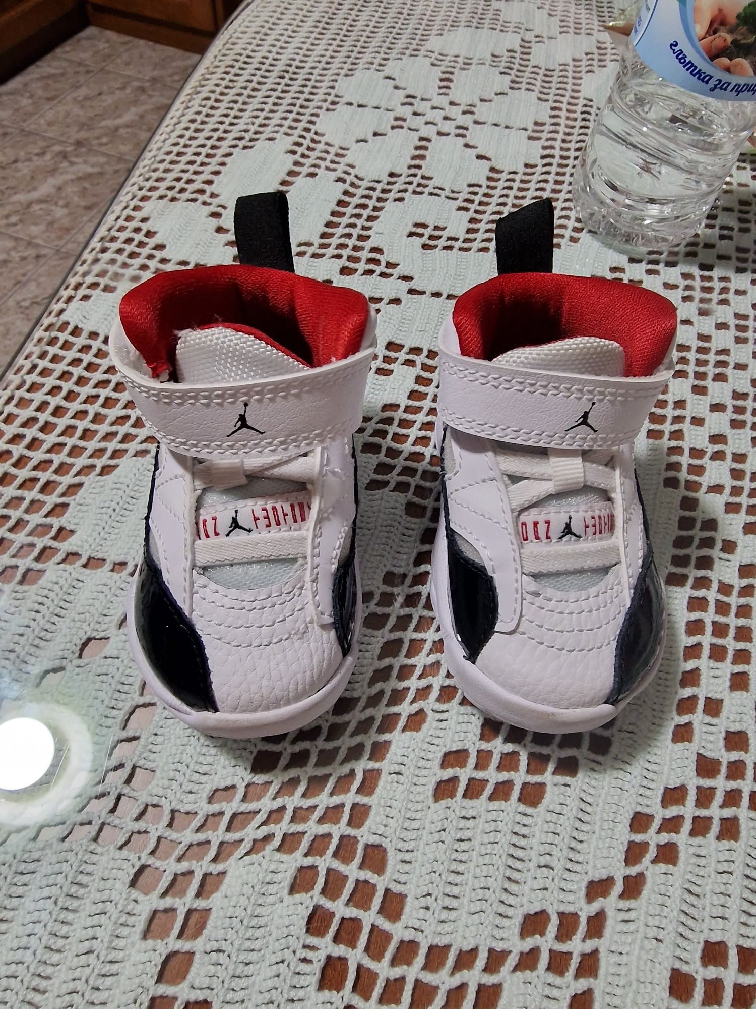 Бебешки обувки jordan