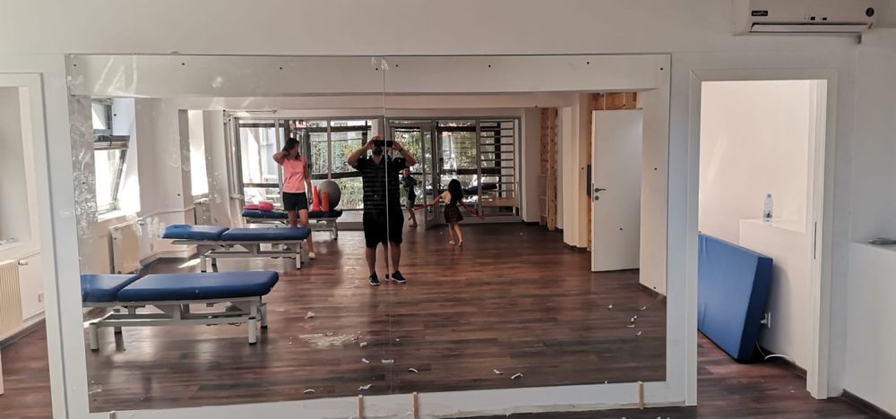 Amenajare cu oglinzi pt design interior / activitati sportive