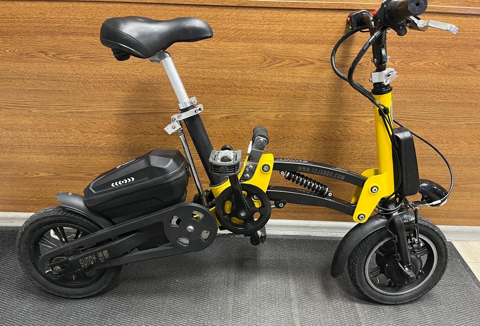 Amanet F28: Bicicleta pliabila electrica Sundy