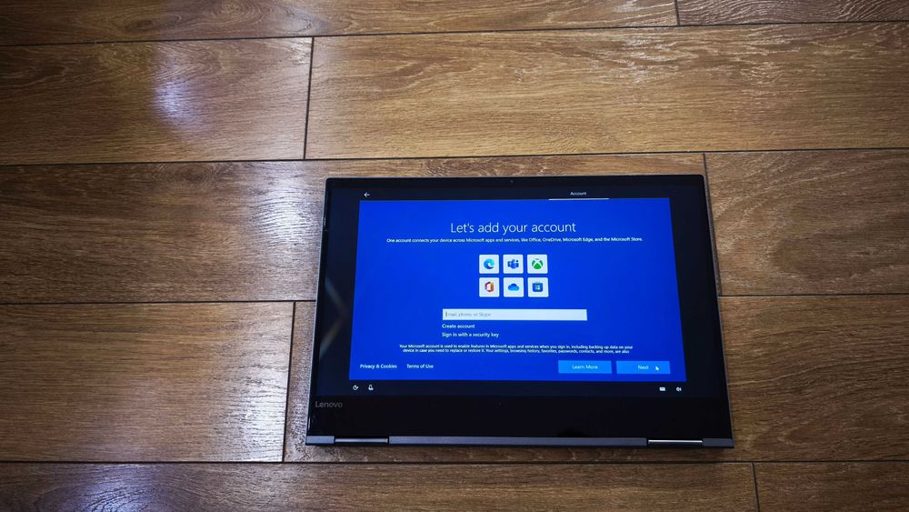 Лаптоп 2 in 1 Lenovo YOGA 730-13IKB