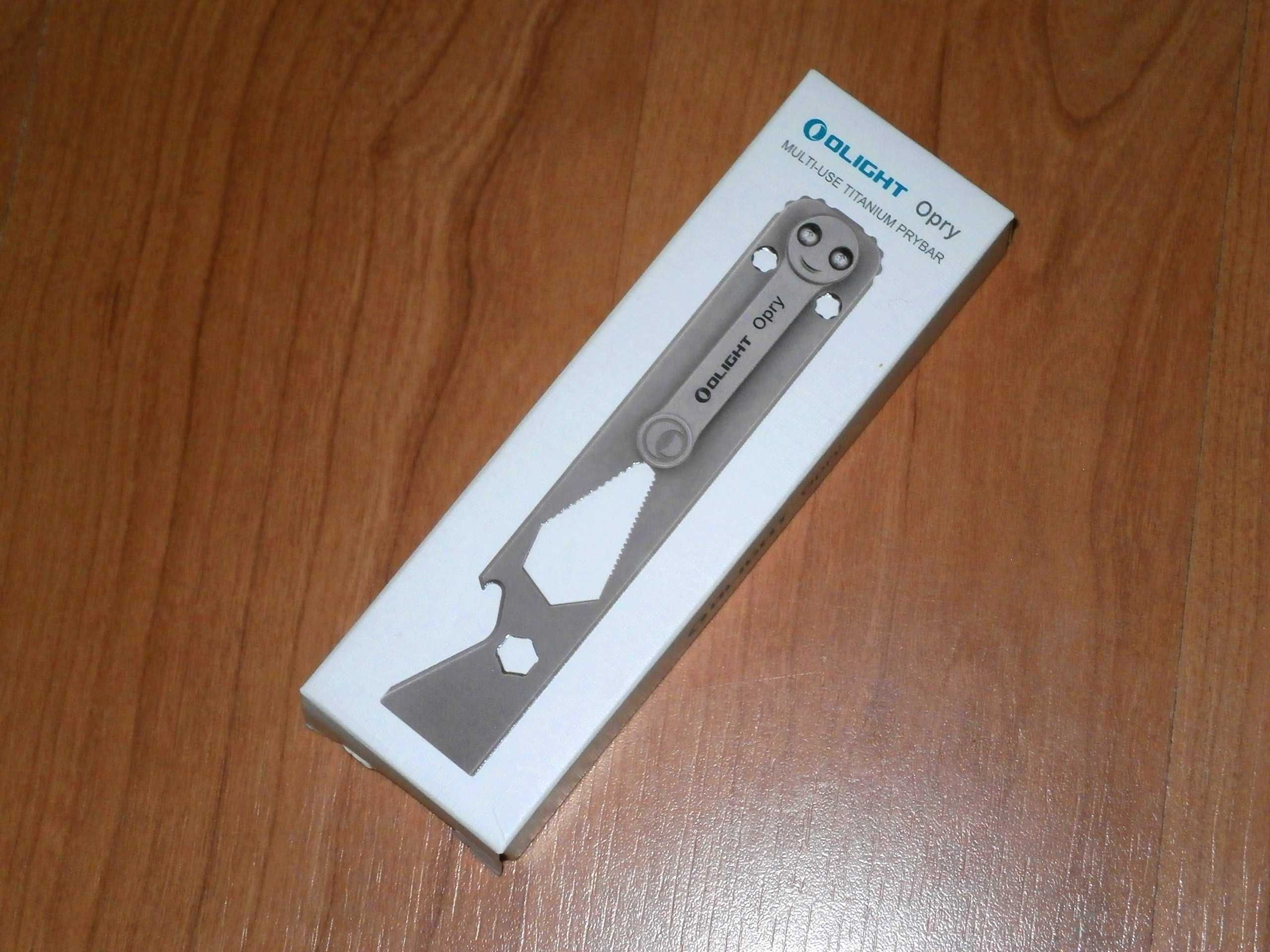 Olight Opry - multifunctional EDC de tip prybar din titan
