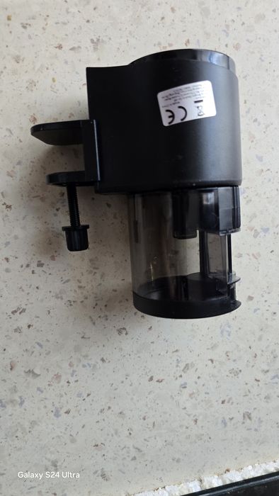 Автоматична хранилка за риби