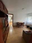 Se vinde apartament cu 3 camere modificat în 2 camere