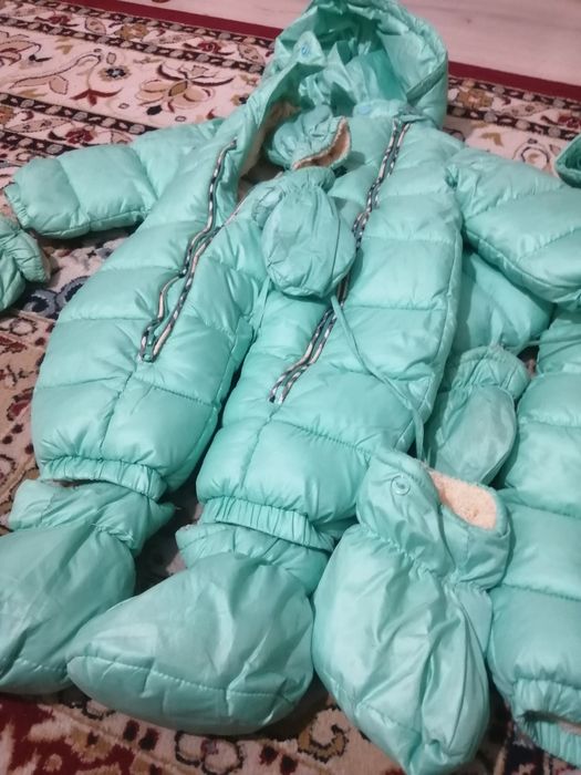 Комбинезон  для двойняшек,почти не одевали новая