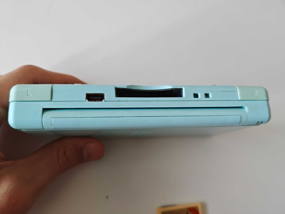 Nintendo DS Lite - качени много игри