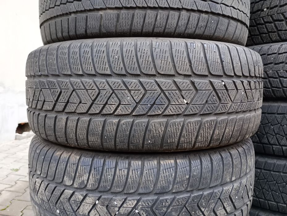 Vind 4 anvelope iarna Pirelli scorpion 235/55/19 6 MM profil