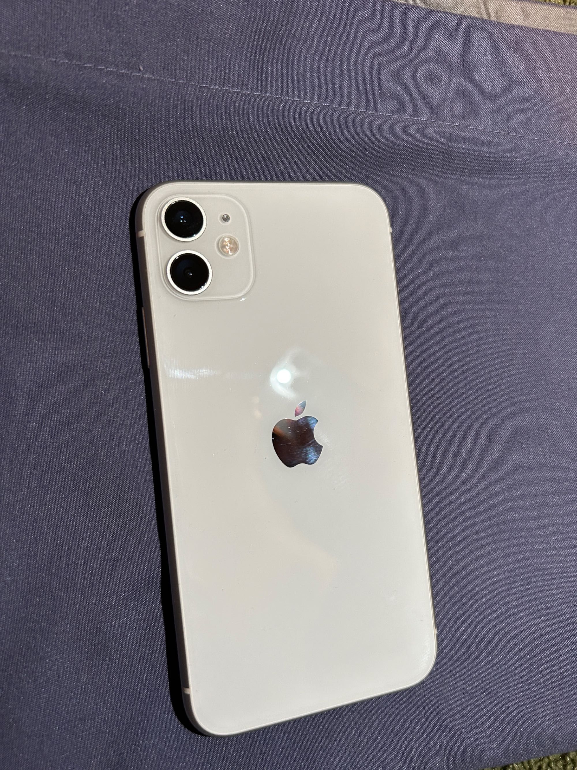 Продам iphone 11