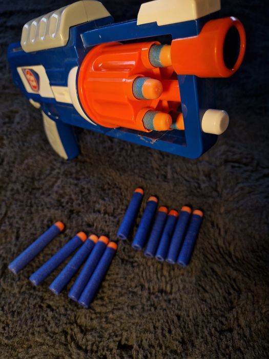 Pusca nurf cu 2 rezerve de gloante