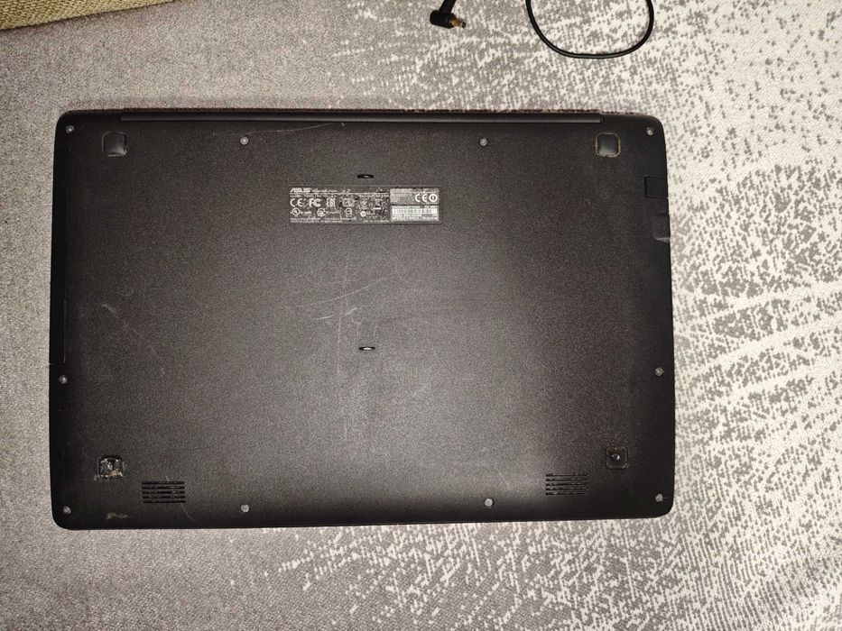 Лаптоп ASUS F553M
