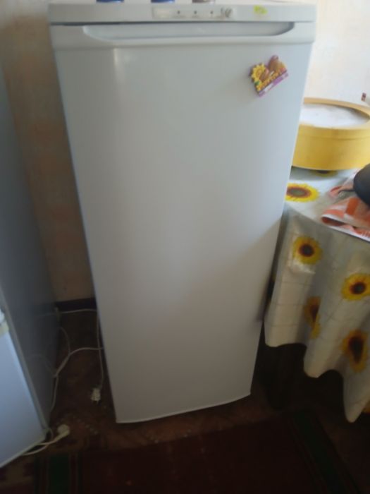Продам морозильную камеру Бирюса 114