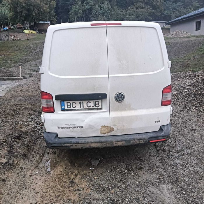 Vând Volkswagen  Transporter T5