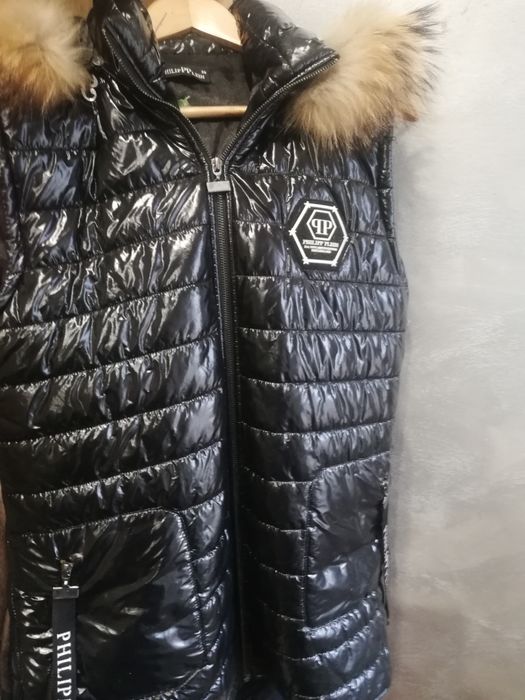 Продавам  дамска грейка Pillip PPlein  И яке  Никалсън оргинални.