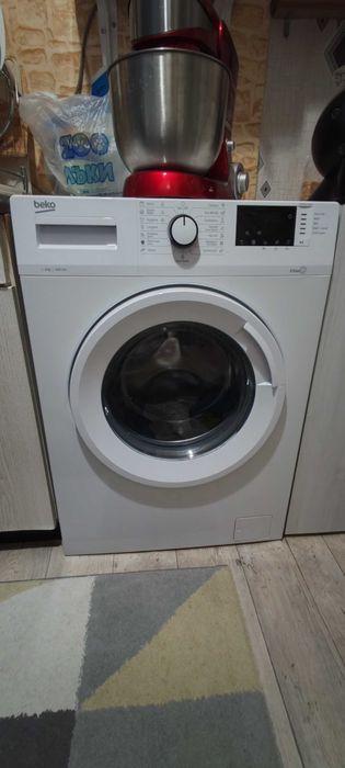 Продавам пералня BEKO
