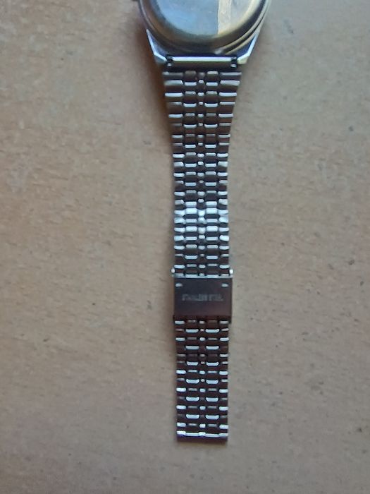 Сребърен мъжки часовник Casio