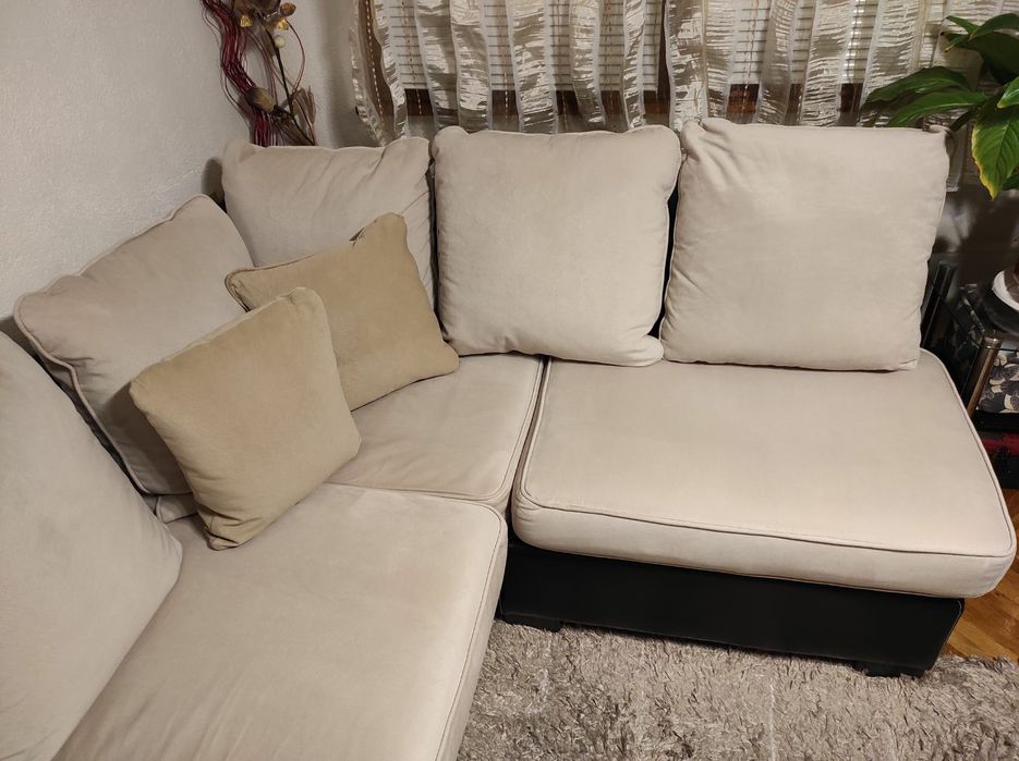 Продавам диван от две части