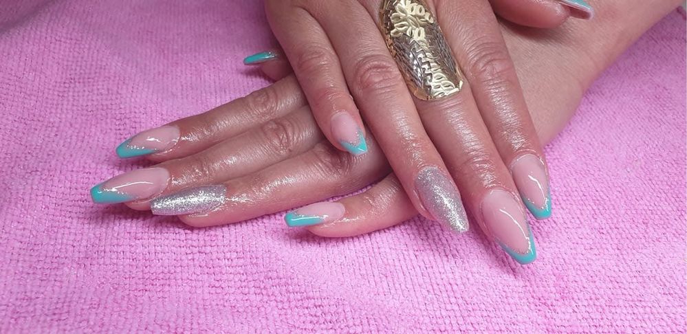 Manighiura cu gel /semi/pedichiura