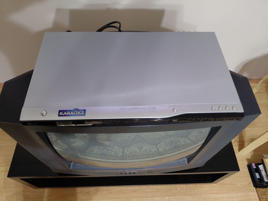 DVD player LG, проигрователь с караоке. Можно вместе с телевизором