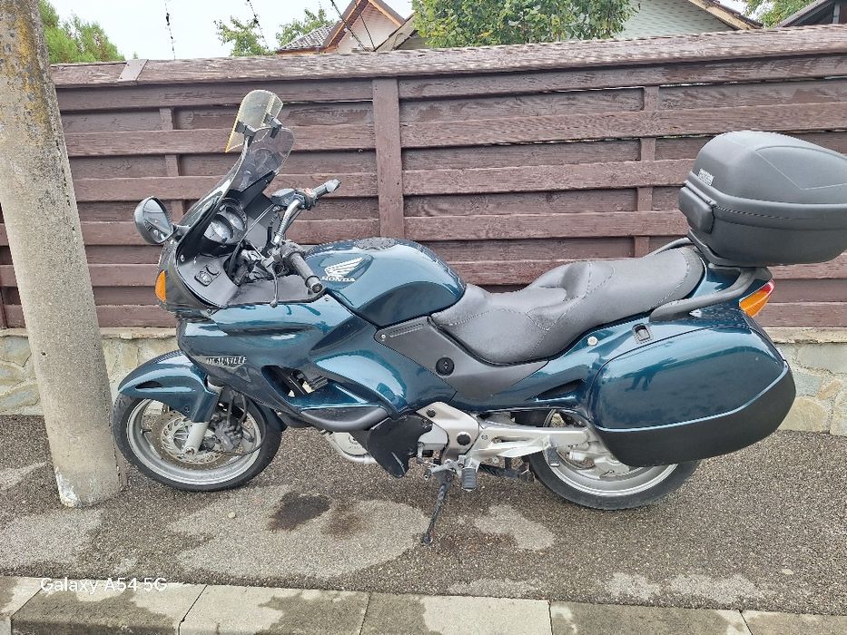 Honda deauville 650