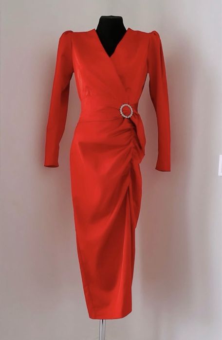 Вечернее платье 10000 тг.