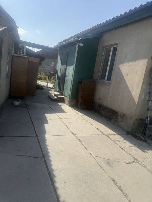 Продаю дом, вхорошем районе, все доступно,магазины,кафешки,строительны