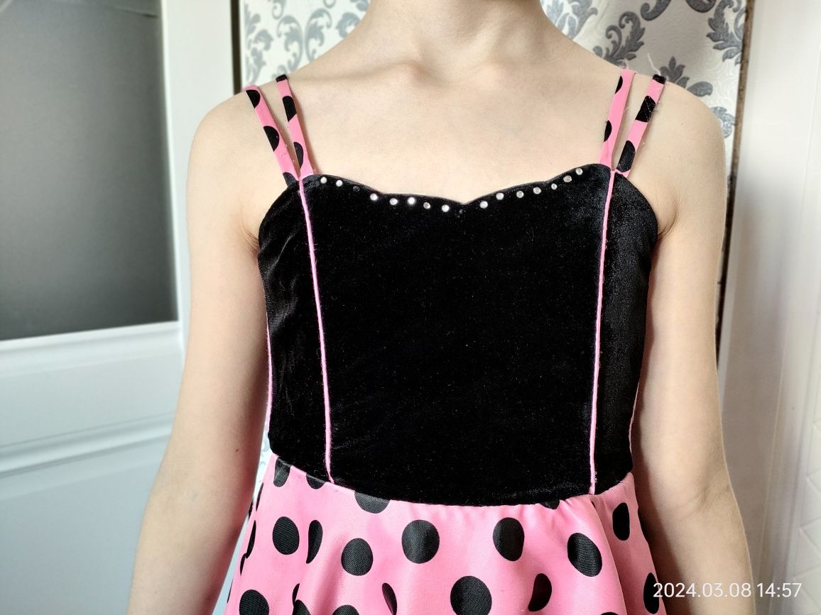 Детское платье на девочку 5 - 7 лет. Рост примерно 132 см