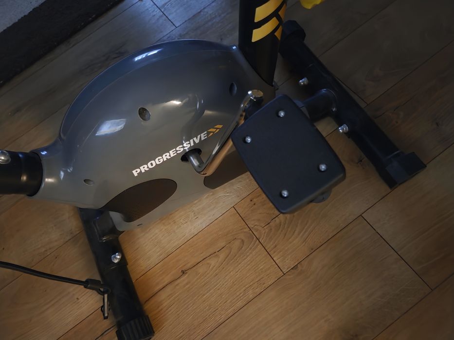 Vand bicicleta fitnes achizitionata de 2 luni