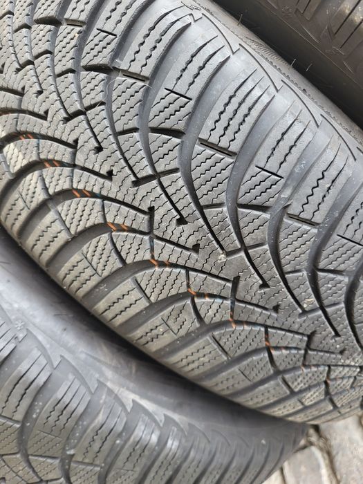 4 бр зимни 205/60/16 Goodyear