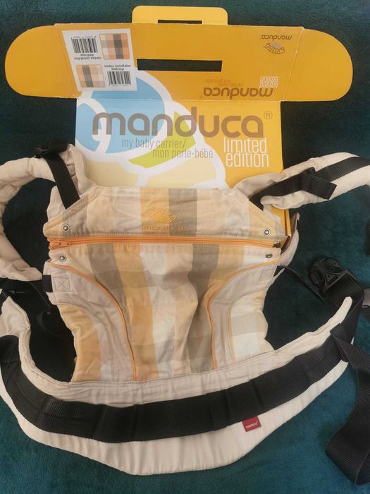 Marsupiu Manduca  – sistem ergonomic de purtare bebeluși