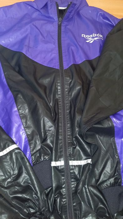 Reebok яке тип ветровка