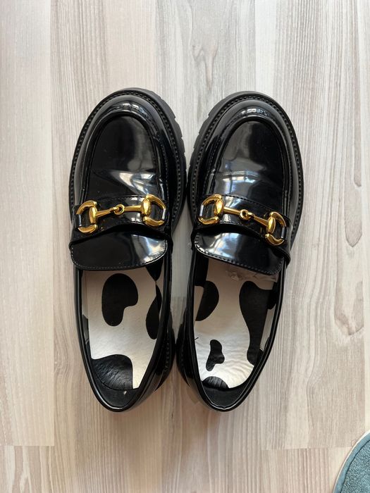 Vând pantofi negri de lac, mărimea 37.5