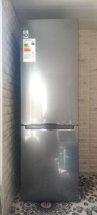 Xolodilnik LG yangi