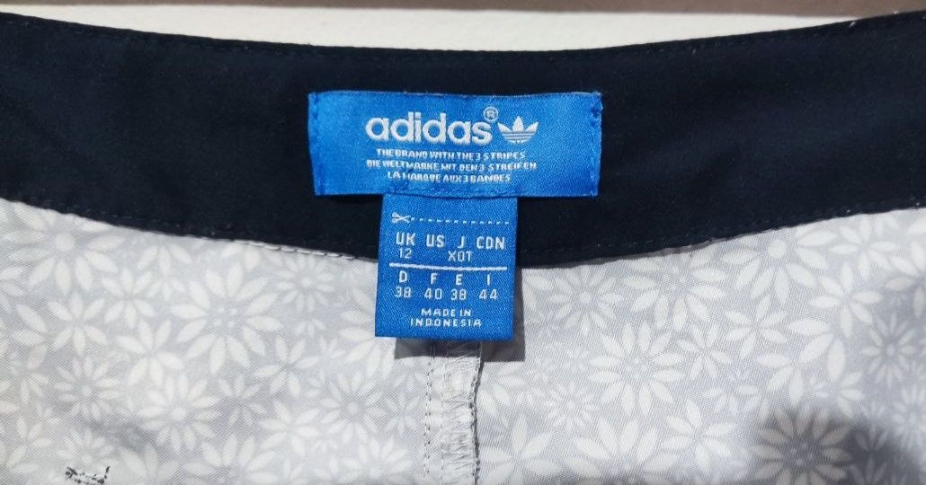 Adidas originals дамски панталонки гащи 38 адидас