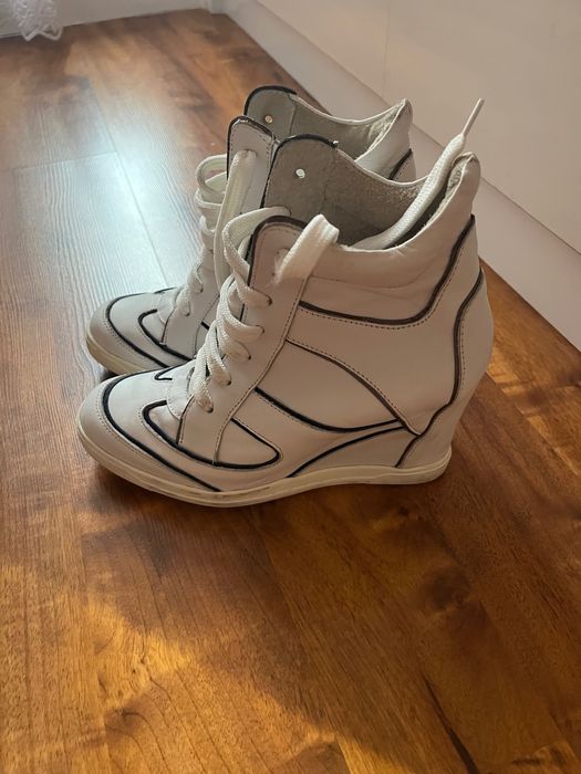 Дамски обувки от естествена кожа