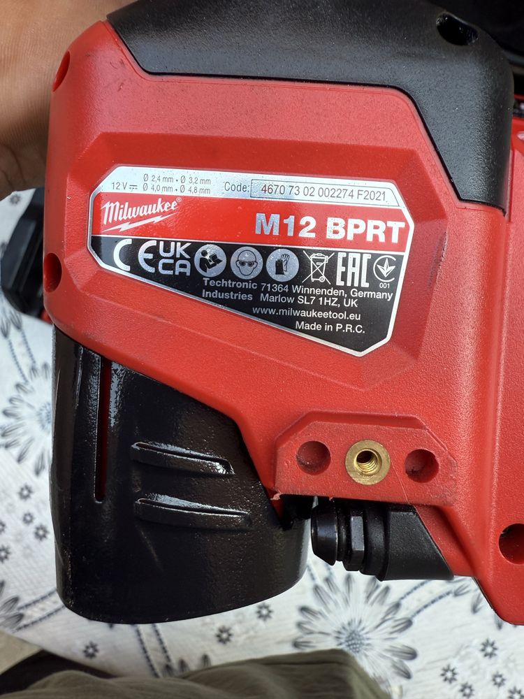 Акумулаторна нитачка MILWAUKEE M12 BPRT