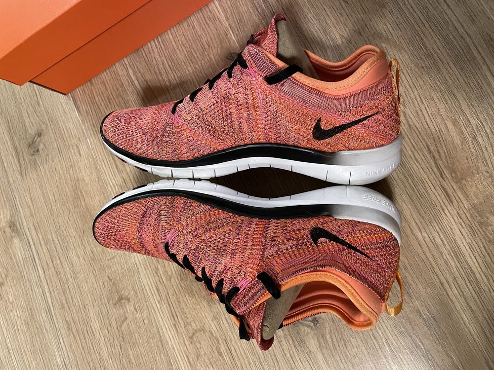 Оригинални дамски маратонки Nike Free TR Flyknit размер 36.5