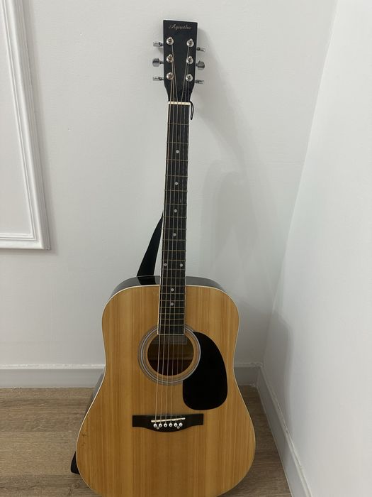 Акустикалық гитара сатылады