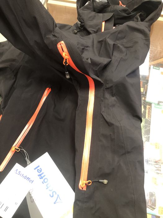 Яке  Schoffel Arcteryx  Columbia Omni Tech