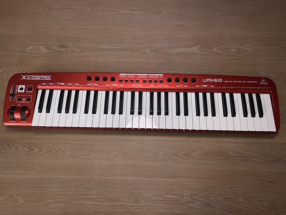 Umx 610 behringer в хорошем состояние