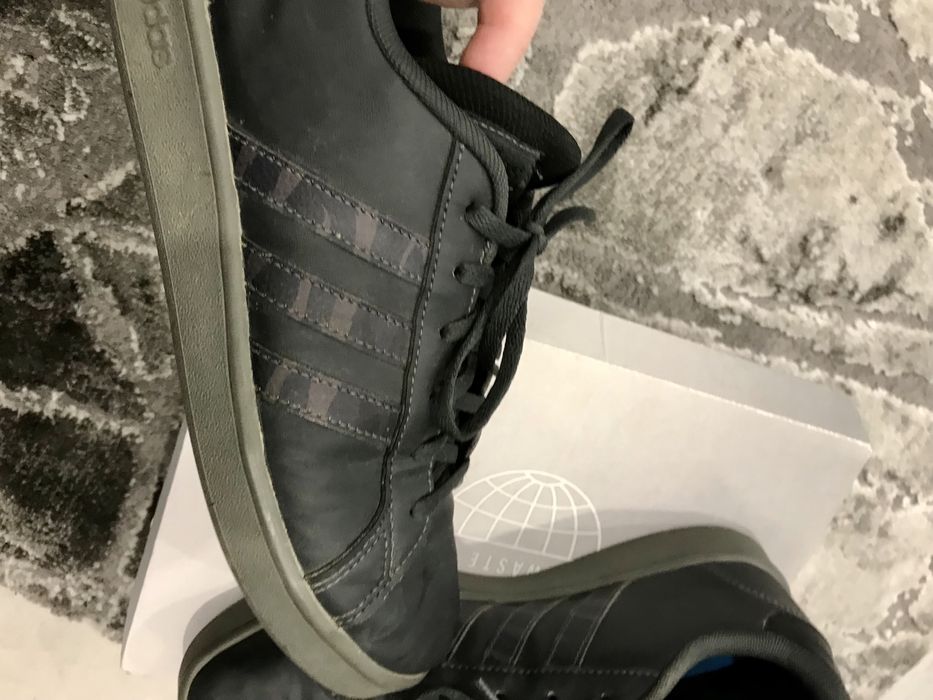 Adidasi Adidas marimea 38.