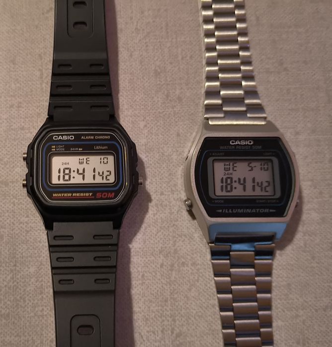 Два дигитални часовника Casio