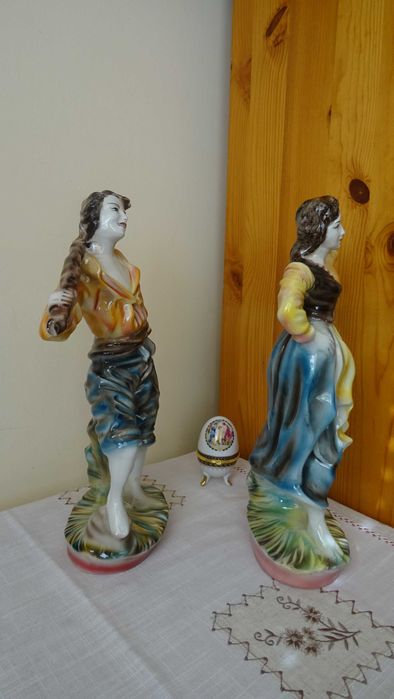 Големи порцеланови фигури. Майолика Италия втора половина на 20 век.