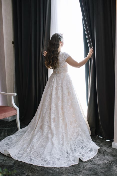 Rochie de mireasa, model unicat, din dantela, lucrata manual