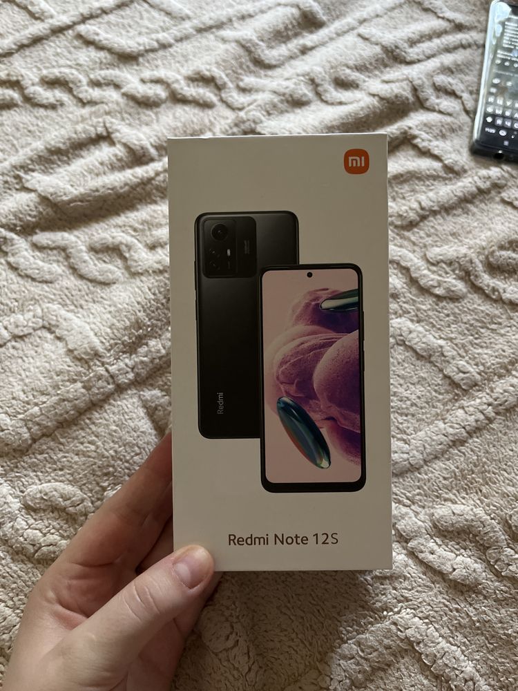 Redmi Note 12s.