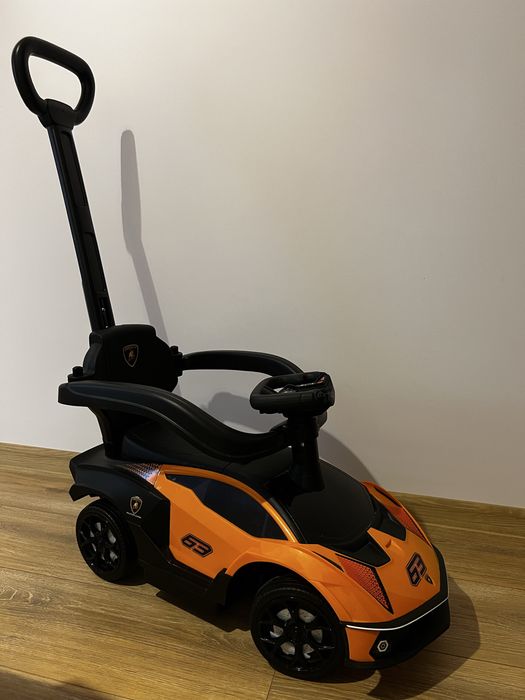 Masinuta cu maner in stare impecabila.