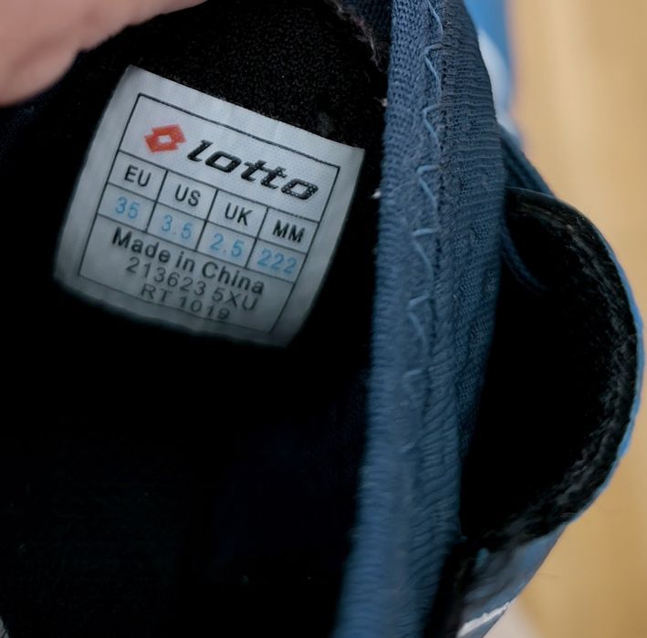Детски обувки за футбол 35 Lotto
