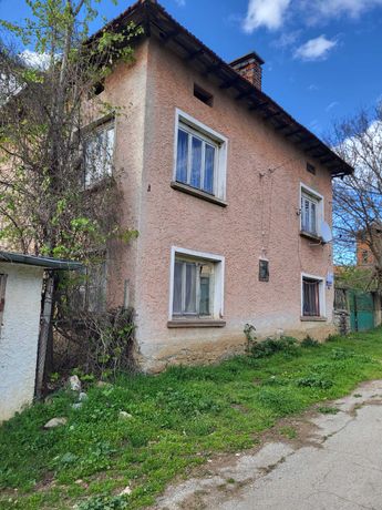 Къща в село Беленци